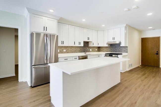 Photo - 1209 E Davis St Unit 1