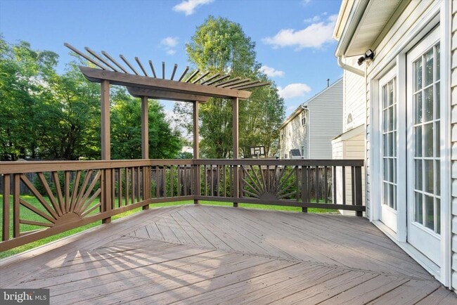 Photo - 2230 Community Dr