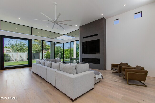 Photo - 4002 E Avalon Dr