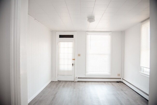 Photo - 106 W Park St