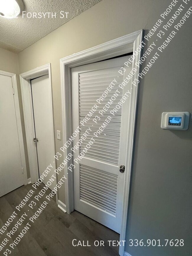 Photo - 32 Forsyth St