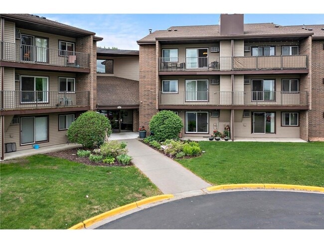 Building Photo - 3440 Golfview Dr Unit 318 Rental