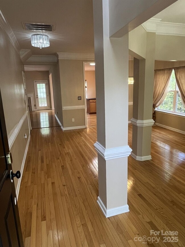 Photo - 8619 Delamere Ln