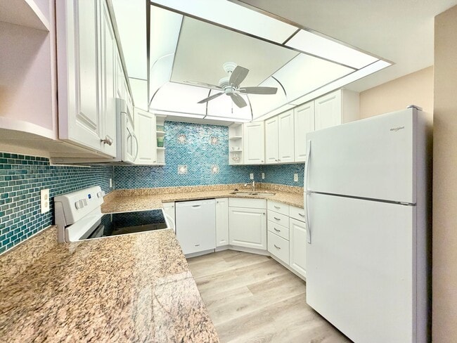Photo - ** VANDERBILT BEACH ** 3 BED / 2 BATH CONDO - WEST OF 41 - NORTH NAPLES - ANNUAL RENTAL