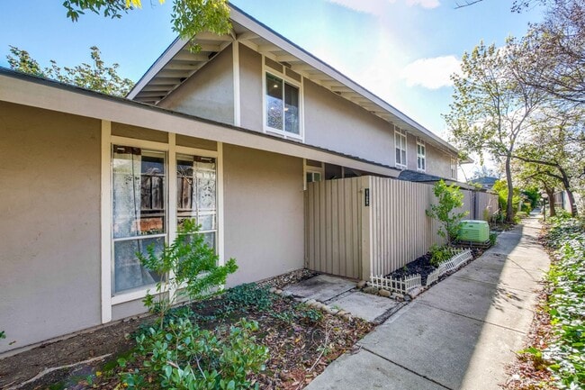 Building Photo - 2-Bed Cupertino Home with Private Yard, In-Unit Laundry, Pool and Clubhouse