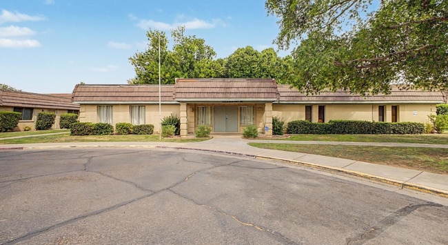 Photo - 1623 E Malibu Dr
