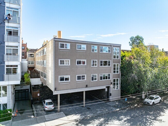 Bellevue Manor Apartements