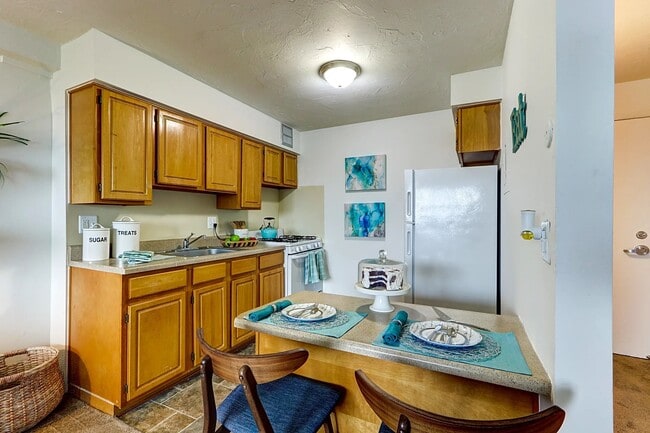 Photo - 7800 E Jefferson Ave