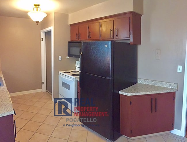 Photo - 3 bedroom 2 bath home - Dogs negotiable