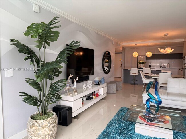 19390 Collins Ave Unit 509