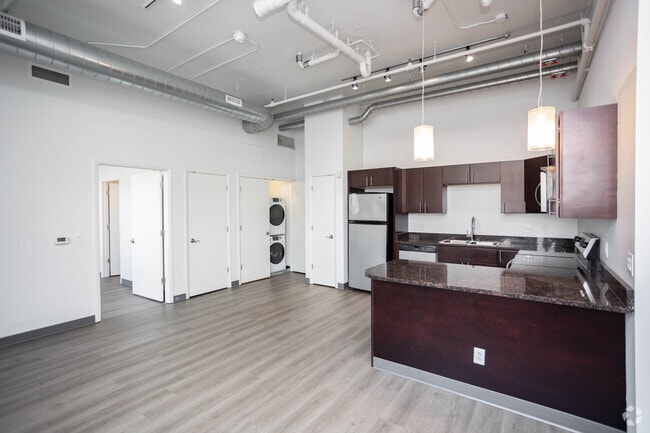1BR, 1BA - 785SF - Kitchen