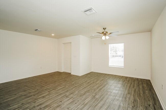 Photo - 166 Blackstone Dr