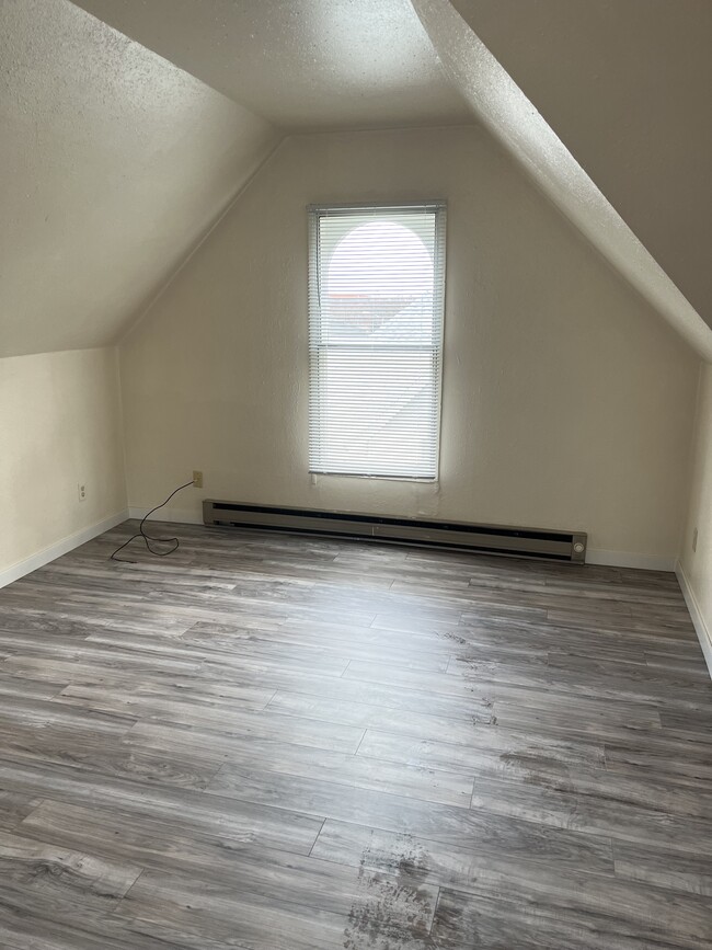 Photo - 208 NE 1st St Unit Apartment #4