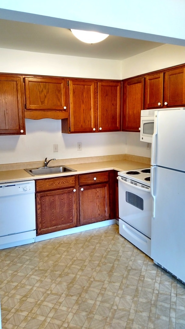 Photo - 129 Baywood Ave Unidad Building 1 -  2B