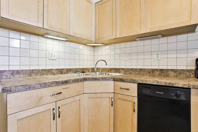 Photo - 3880 Connecticut St Unit 3880 Connecticut 1F