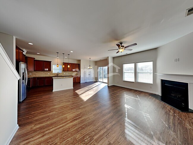 Photo - 4946 Astonshire Ln