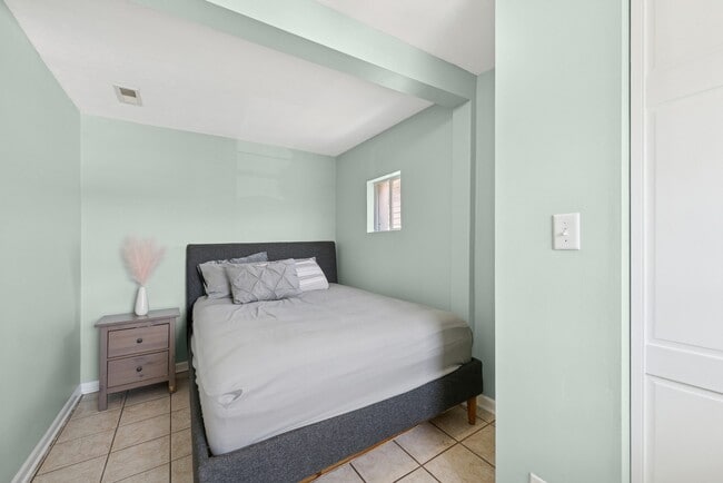 Photo - 2727 N Artesian Ave Unit 2