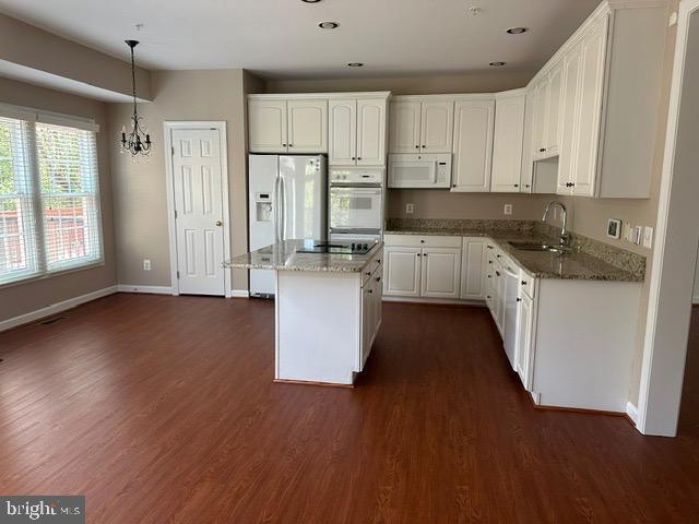 Photo - 1811 Fallbrook Ln