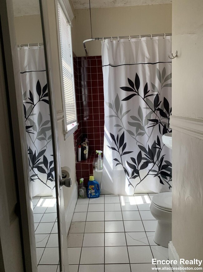 Photo - 883 Huntington Ave Unidad 11