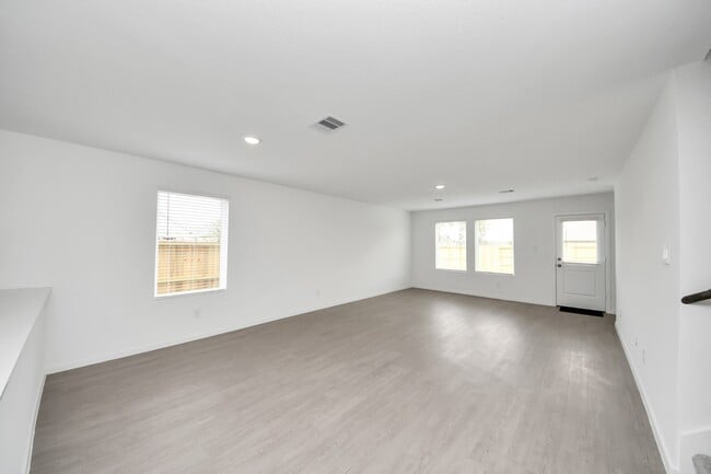 Photo - 1526 Amber Skies Ln