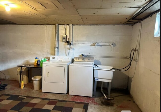 Building Photo - 1401 N Linden St Unit 1403