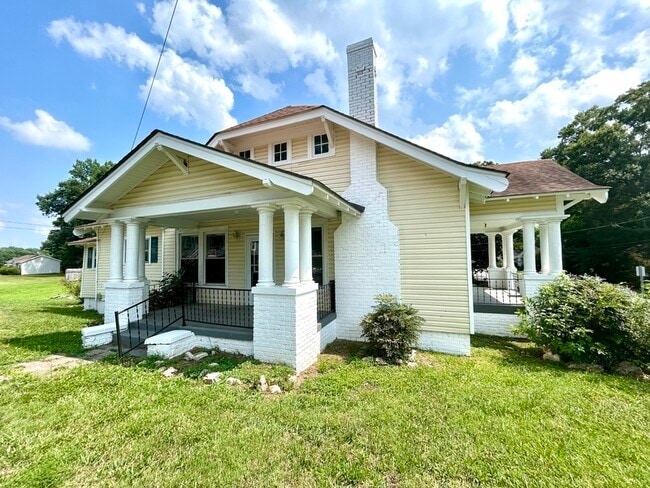 Photo - 725 Wiscassett St House