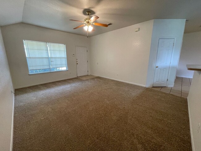 Photo - 1906 Charleston Ct Unit B