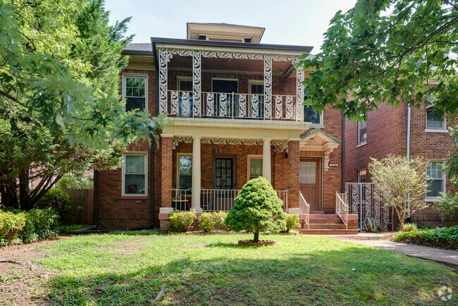 Building Photo - 2622 Idlewood Ave Unit 2 Rental