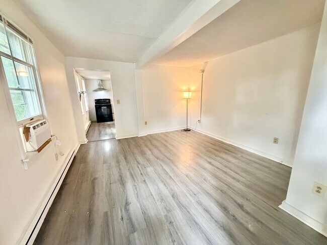 38 Sherman St Unit 38 Sherman St Unit 2