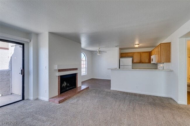 Photo - 2963 Juniper Hills Blvd Unidad 204