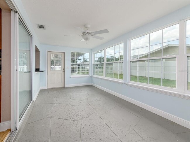Photo - 1661 Algonquin Dr