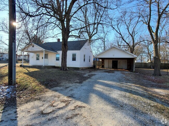 Building Photo - 2 Bed 1 Bath 900 SQFT Home in Bolivar!