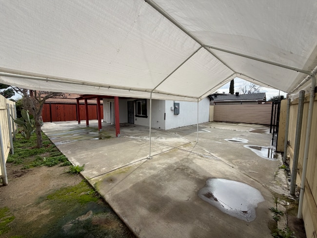 Photo - 1709 Margaret Way