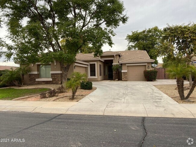 Building Photo - Beautiful 4 bedroom/ 2bath all on one story. Rental