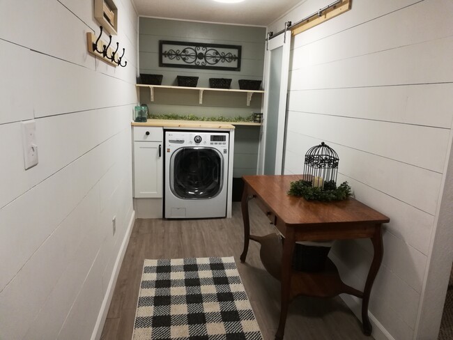 LG washer/dryer combo for guest. - 19918 Damson Rd