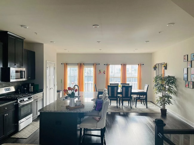 Photo - 713 Quarry Point Rd Townhome