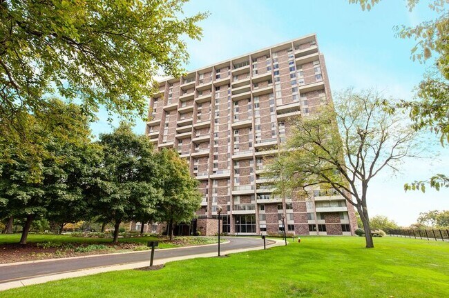 Photo - 1000 Urlin Ave Unidad Apt. 1407