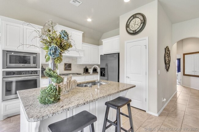 Photo - Beautiful 4 Bed 2 Bath Home with 2 car gar...