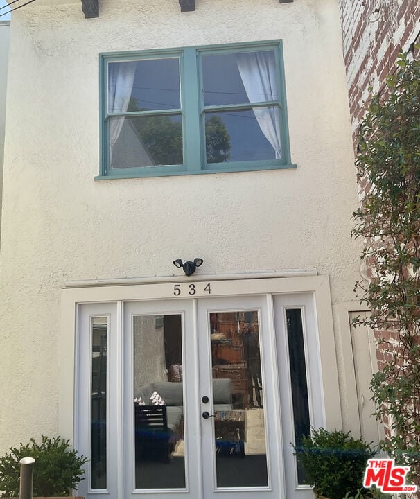 Photo - 534 W 10th St
