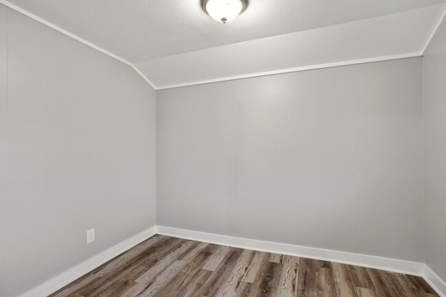 Photo - 330 W 8th Ave Unit Upper