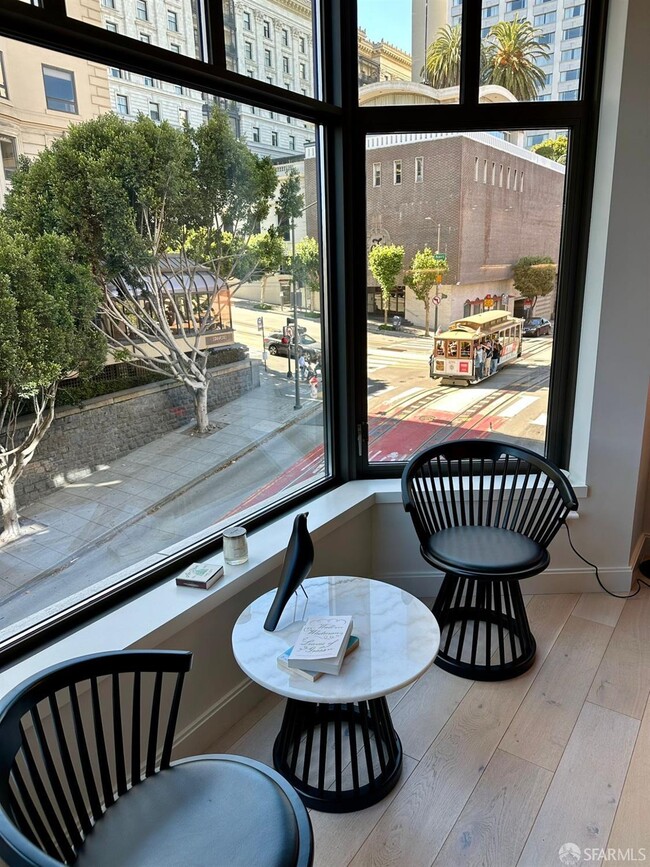 Photo - 875 California St