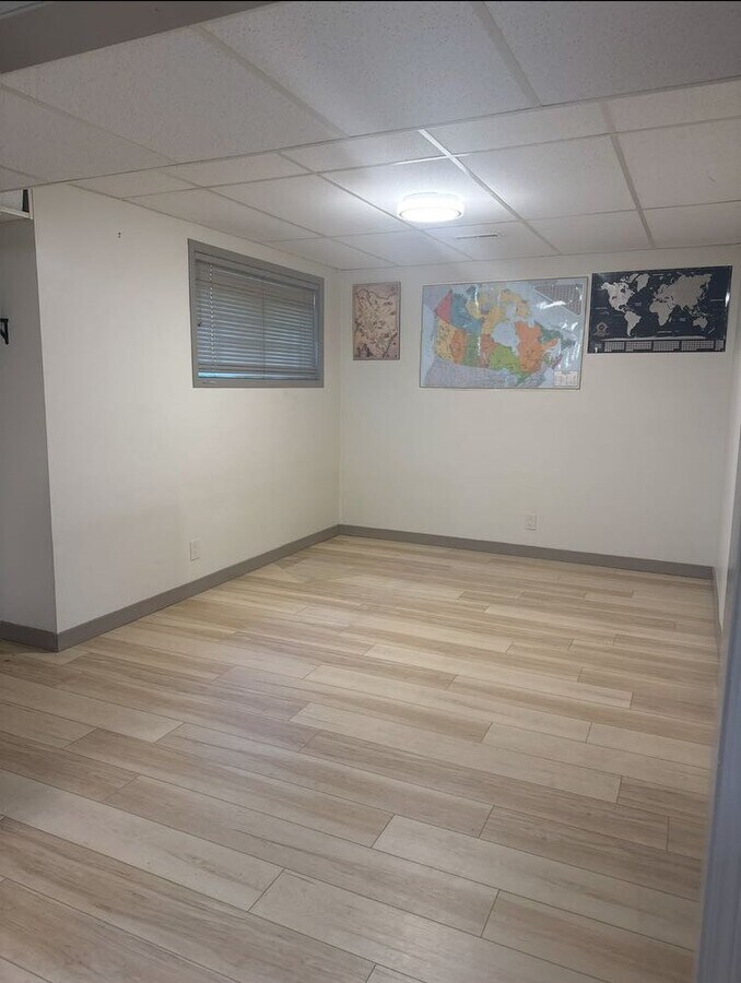 Photo - 2 Bed 1 Bath Unit in Edmonton, AB Unit 7921 LOWER