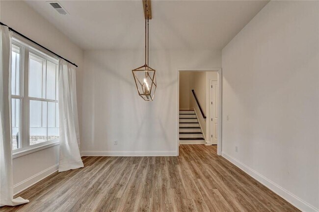 Photo - 1329 Davis St