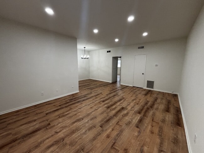 Photo - 321 E Dryden St