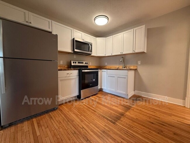 Building Photo - 2727 P St Unit 2 Rental