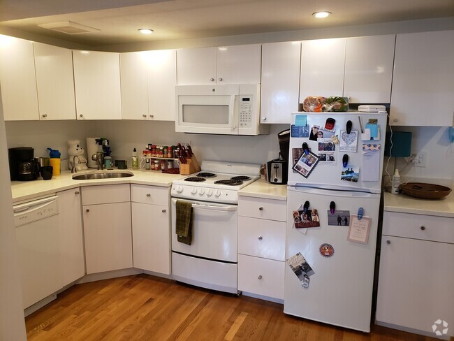 Building Photo - 15 Euston Rd Unit 6 Rental