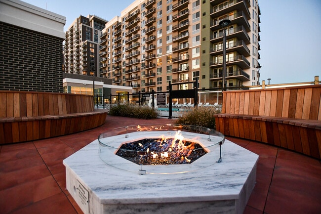 Photo - 2 Hbr Pt Rd S