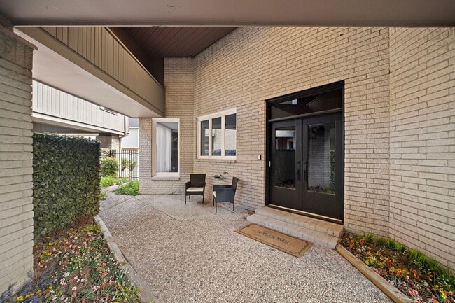 Photo - 2524 Nantucket Dr