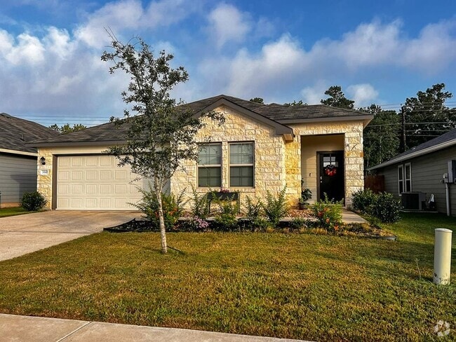 Building Photo - 310 Comal Dr Rental