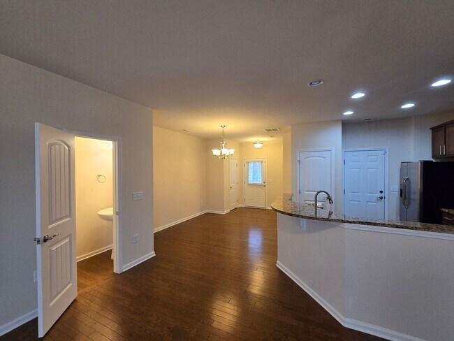 Photo - 111 Tuftin Dr